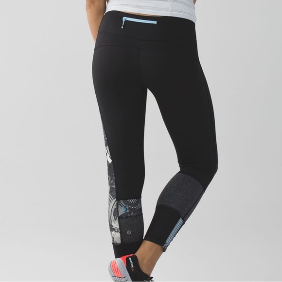 Lululemon size 2 Run the World black leggings - Picture 2 of 16